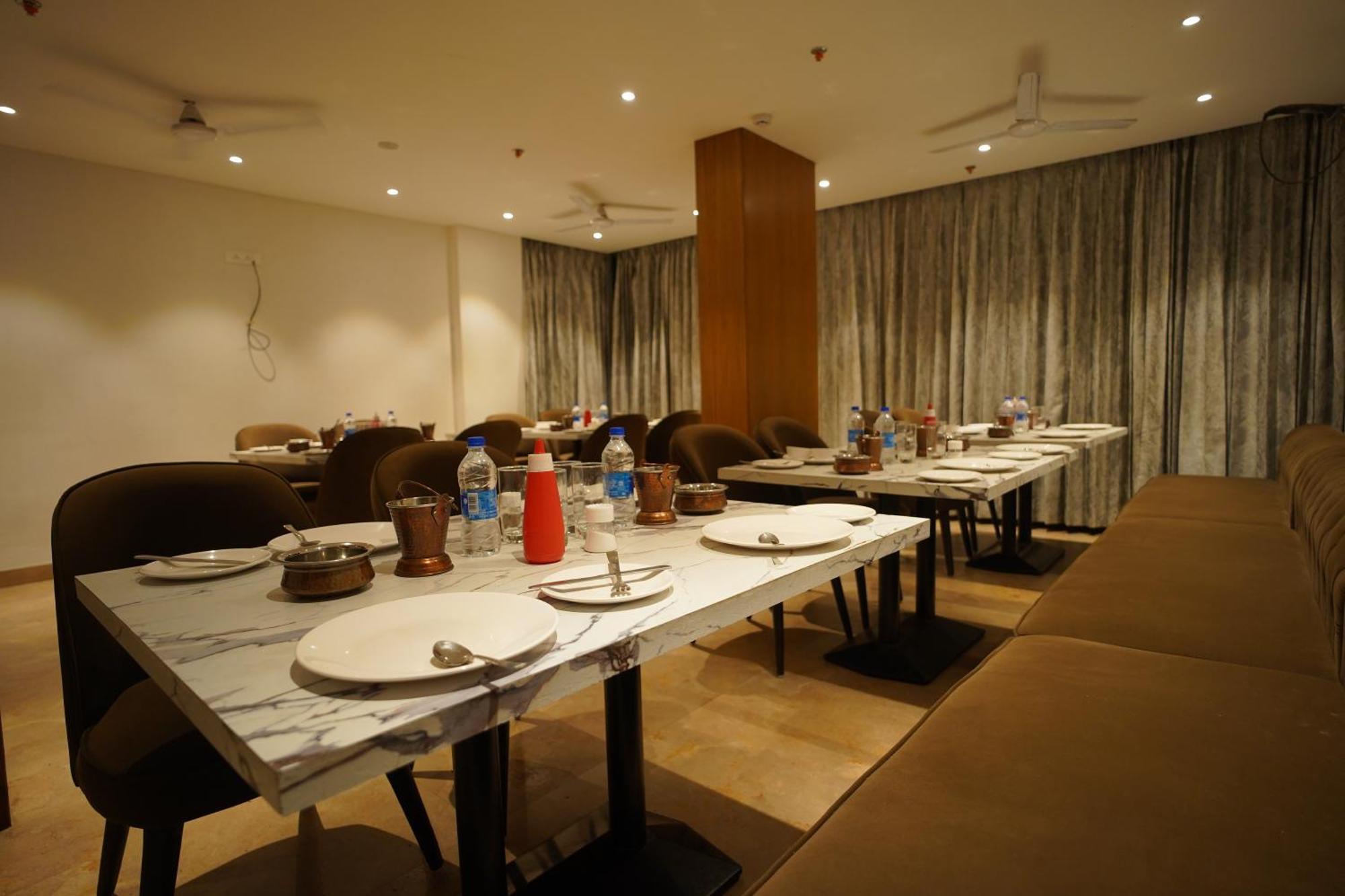 Hotel Mumbai House Express Udaipur Exterior photo
