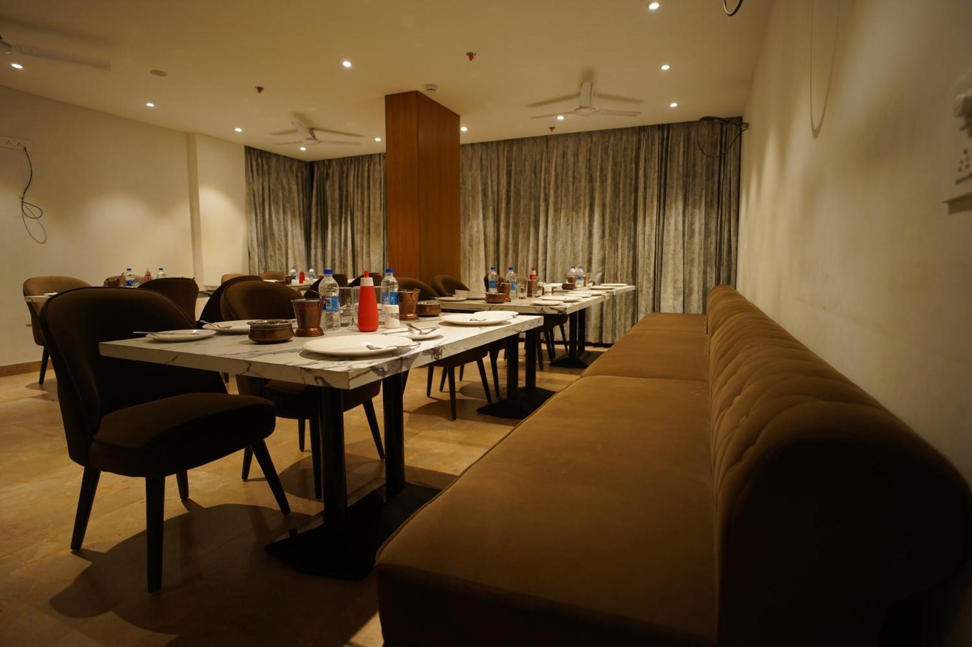 Hotel Mumbai House Express Udaipur Exterior photo